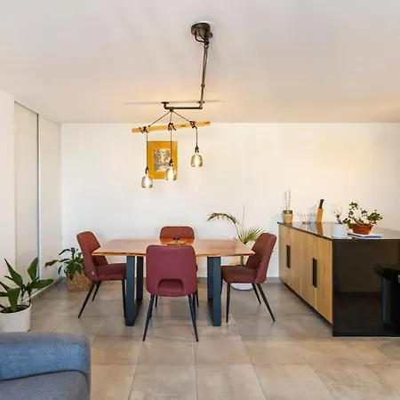 Chez Habitant Proche Metro Δωμάτια σε οικογενειακή κατοικία